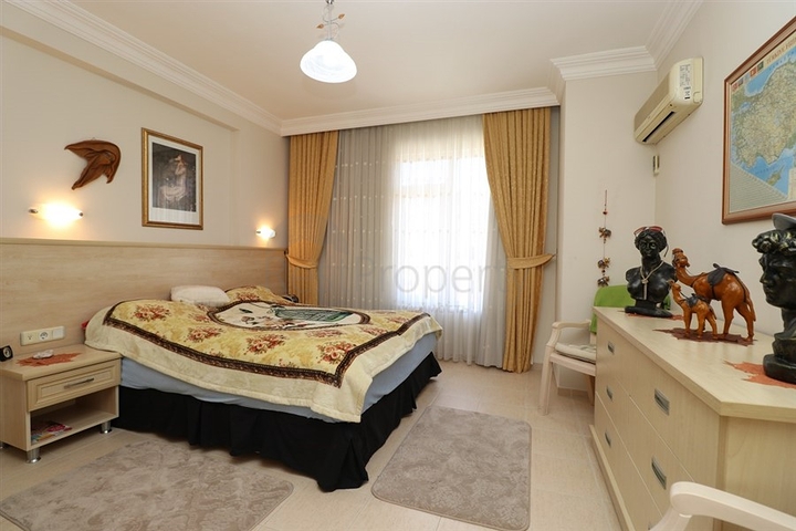 Квартира планировки 3+2 в центральном районе Алании