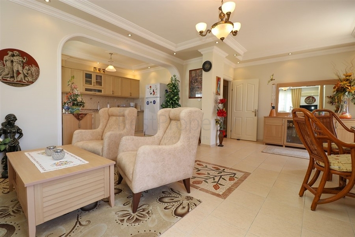 Квартира планировки 3+2 в центральном районе Алании