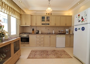 Квартира планировки 3+2 в центральном районе Алании