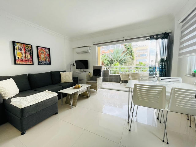 Квартира в 100 метрах от моря планировкой 1+1 в элитном районе Оба