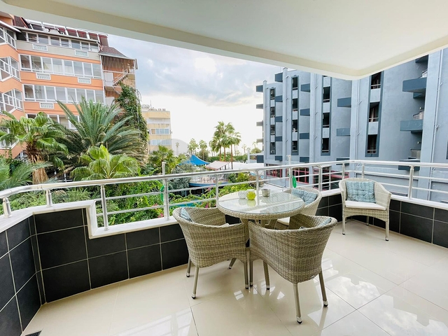 Квартира в 100 метрах от моря планировкой 1+1 в элитном районе Оба