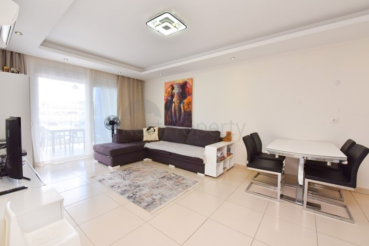 Двухкомнатная комната с мебелью и бытовой техникой