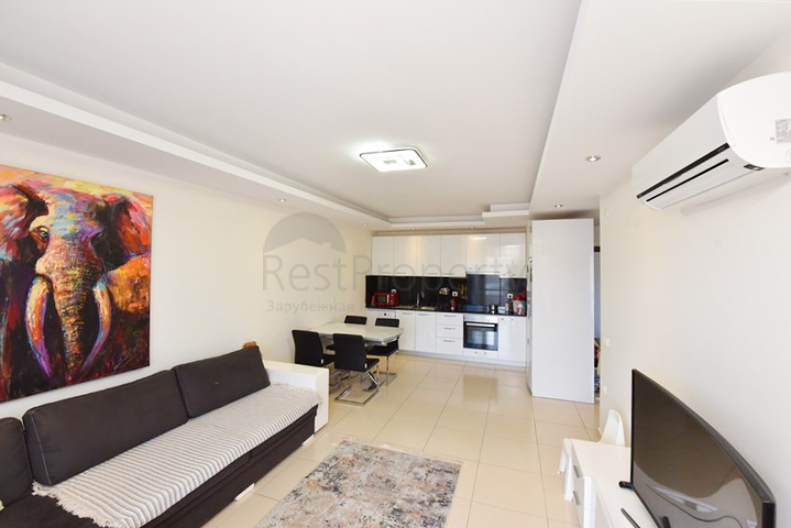 Двухкомнатная комната с мебелью и бытовой техникой