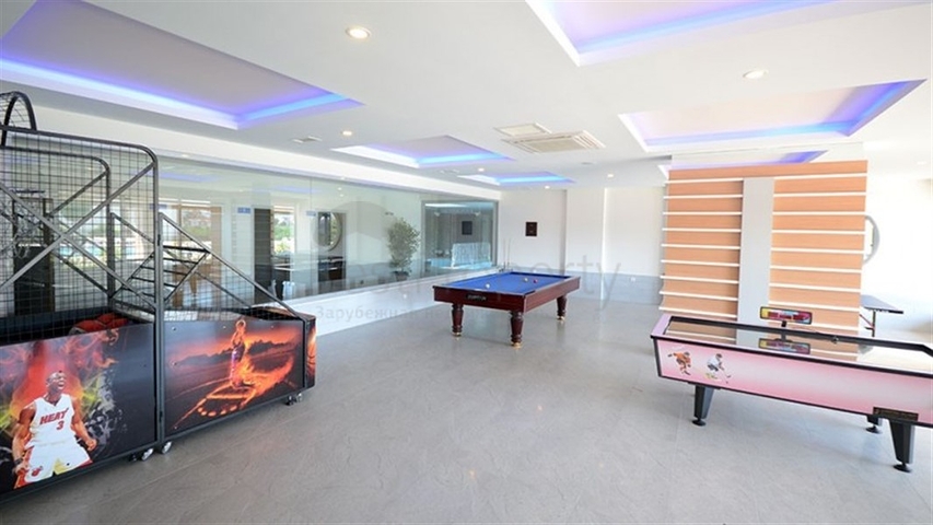 Двухкомнатная комната с мебелью и бытовой техникой