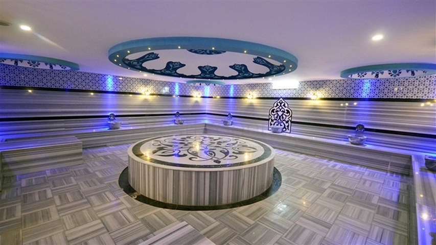 Двухкомнатная комната с мебелью и бытовой техникой