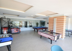 Двухкомнатная комната с мебелью и бытовой техникой