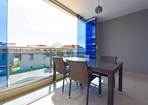 Двухкомнатная комната с мебелью и бытовой техникой