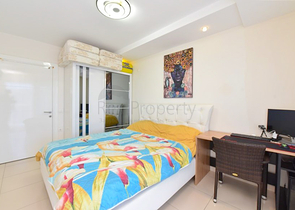 Двухкомнатная комната с мебелью и бытовой техникой