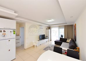 Двухкомнатная комната с мебелью и бытовой техникой