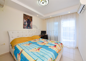 Двухкомнатная комната с мебелью и бытовой техникой