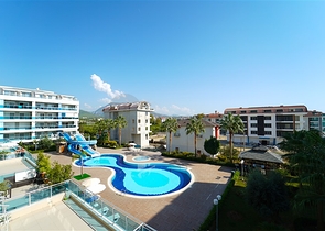 Двухкомнатная комната с мебелью и бытовой техникой