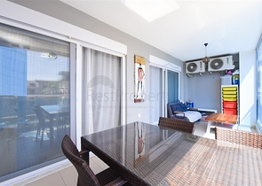 Двухкомнатная комната с мебелью и бытовой техникой