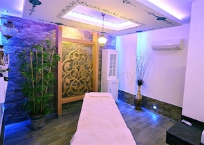 Двухкомнатная комната с мебелью и бытовой техникой