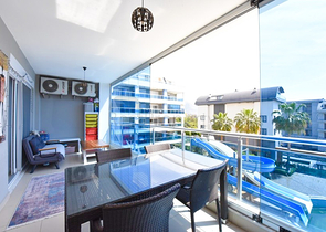 Двухкомнатная комната с мебелью и бытовой техникой