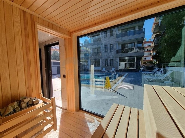 Просторный пентхаус 4+1 в центре Алании с видом на крепость