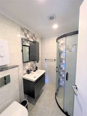 Просторный пентхаус 4+1 в центре Алании с видом на крепость