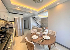 Просторный пентхаус 4+1 в центре Алании с видом на крепость