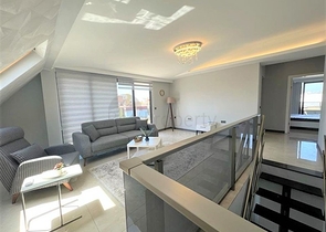 Просторный пентхаус 4+1 в центре Алании с видом на крепость