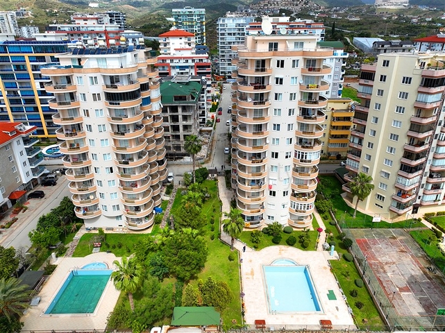 Просторный пентхаус 3+1 в районе Махмутлар