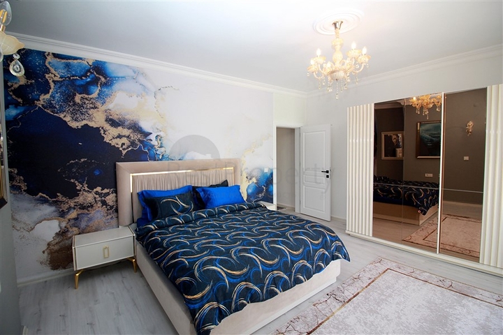 Просторный пентхаус 3+1 в районе Махмутлар