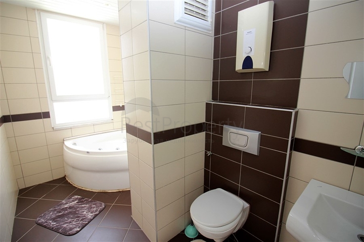 Просторный пентхаус 3+1 в районе Махмутлар