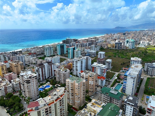 Просторный пентхаус 3+1 в районе Махмутлар