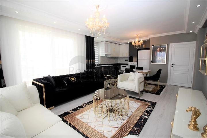 Просторный пентхаус 3+1 в районе Махмутлар