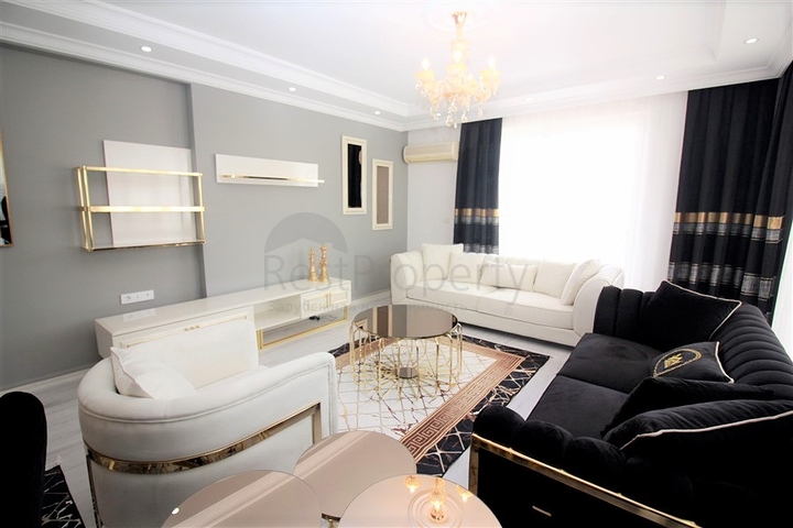 Просторный пентхаус 3+1 в районе Махмутлар