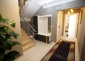 Просторный пентхаус 3+1 в районе Махмутлар