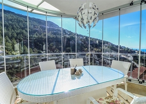 Пентхаус 3+1 с потрясающим видом на море в живописном районе Бекташ