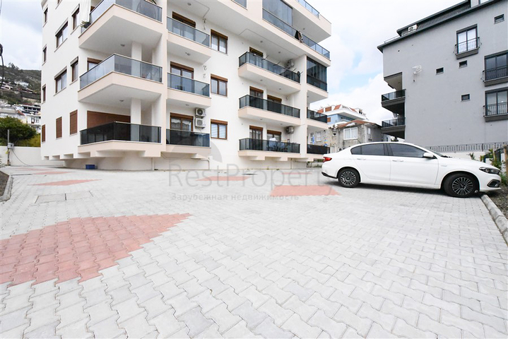 Просторный пентхаус с видом на море в центре Алании