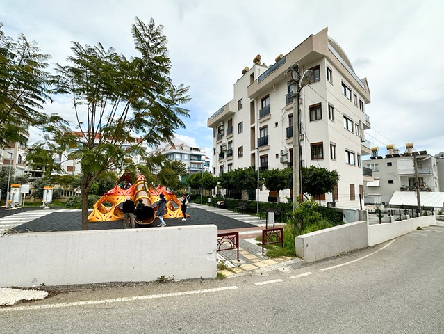 Просторный пентхаус с видом на море в центре Алании