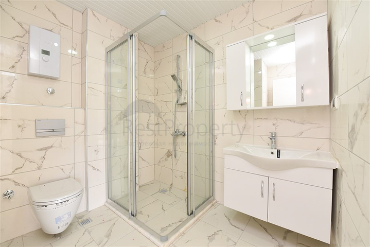 Просторный пентхаус с видом на море в центре Алании