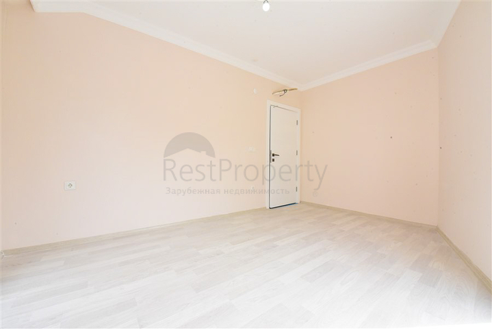 Просторный пентхаус с видом на море в центре Алании