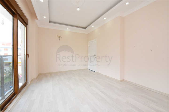 Просторный пентхаус с видом на море в центре Алании