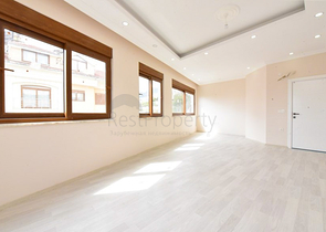 Просторный пентхаус с видом на море в центре Алании