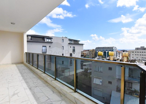 Просторный пентхаус с видом на море в центре Алании