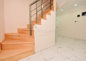 Просторный пентхаус с видом на море в центре Алании