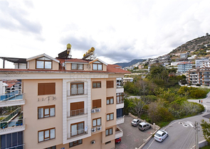 Просторный пентхаус с видом на море в центре Алании