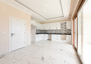 Просторный пентхаус с видом на море в центре Алании