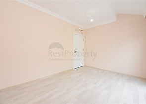 Просторный пентхаус с видом на море в центре Алании