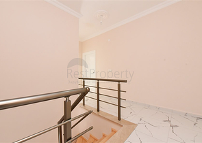 Просторный пентхаус с видом на море в центре Алании