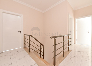 Просторный пентхаус с видом на море в центре Алании