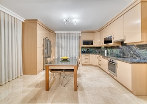 Шикарные апартаменты c отдельной кухней от собственника планировкой 3+1 в районе Кестель