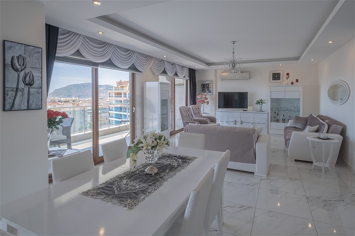 Пентхаус 3+1 с видом на море в районе Джикджилли