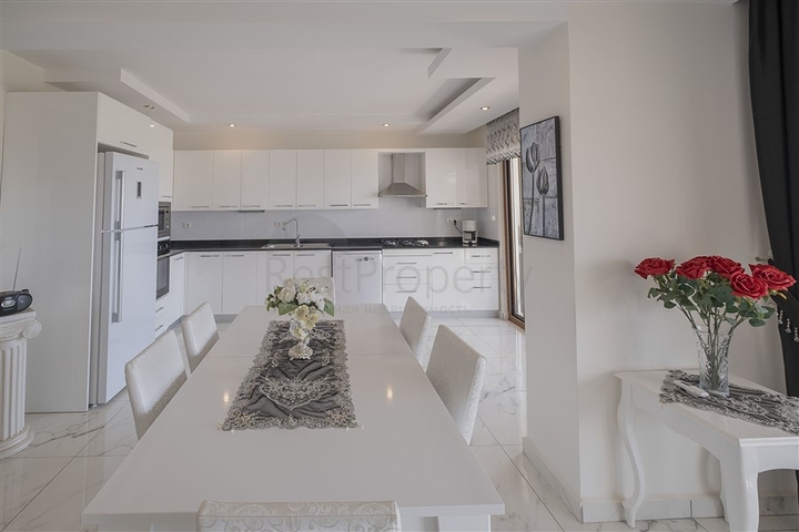 Пентхаус 3+1 с видом на море в районе Джикджилли