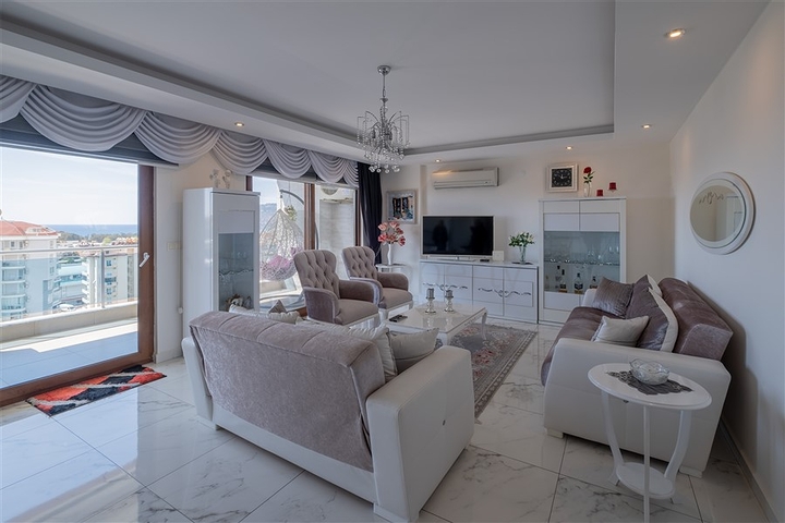 Пентхаус 3+1 с видом на море в районе Джикджилли