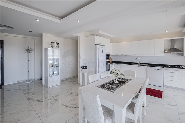 Пентхаус 3+1 с видом на море в районе Джикджилли