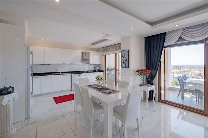 Пентхаус 3+1 с видом на море в районе Джикджилли