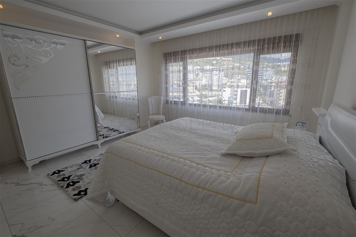 Пентхаус 3+1 с видом на море в районе Джикджилли